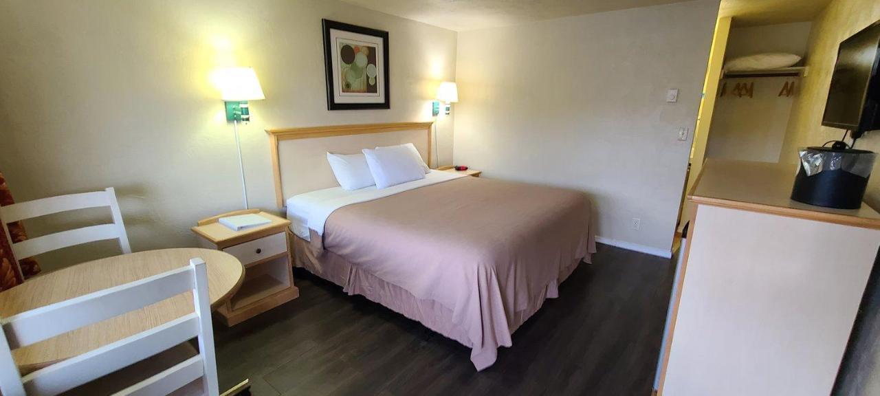 Economy Inn รีดสปอร์ต ภายนอก รูปภาพ